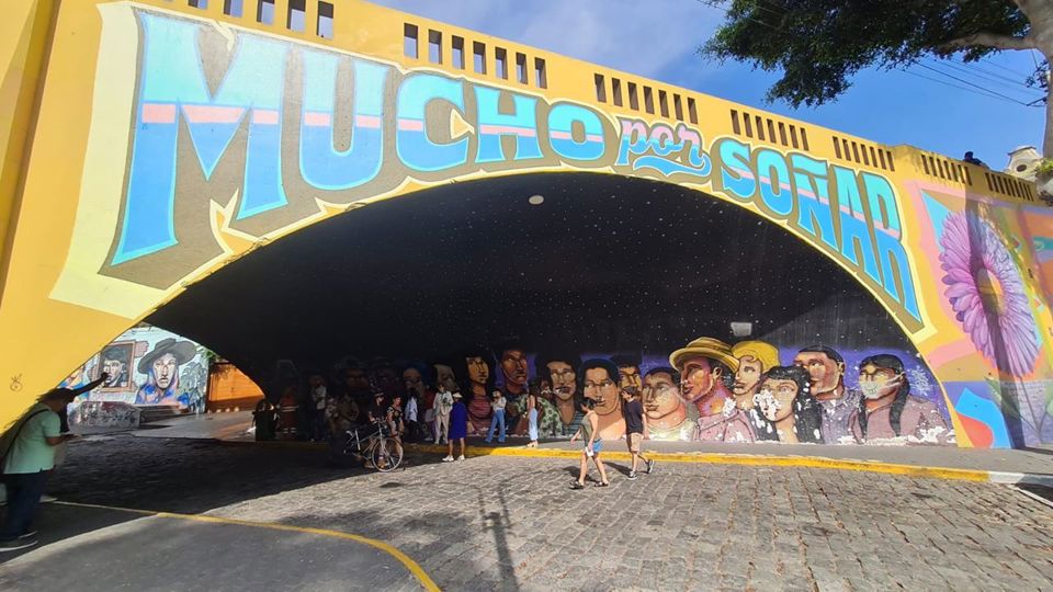 Barranco Walking Tour with Magic Water Circuit & Dinner Show foto 1