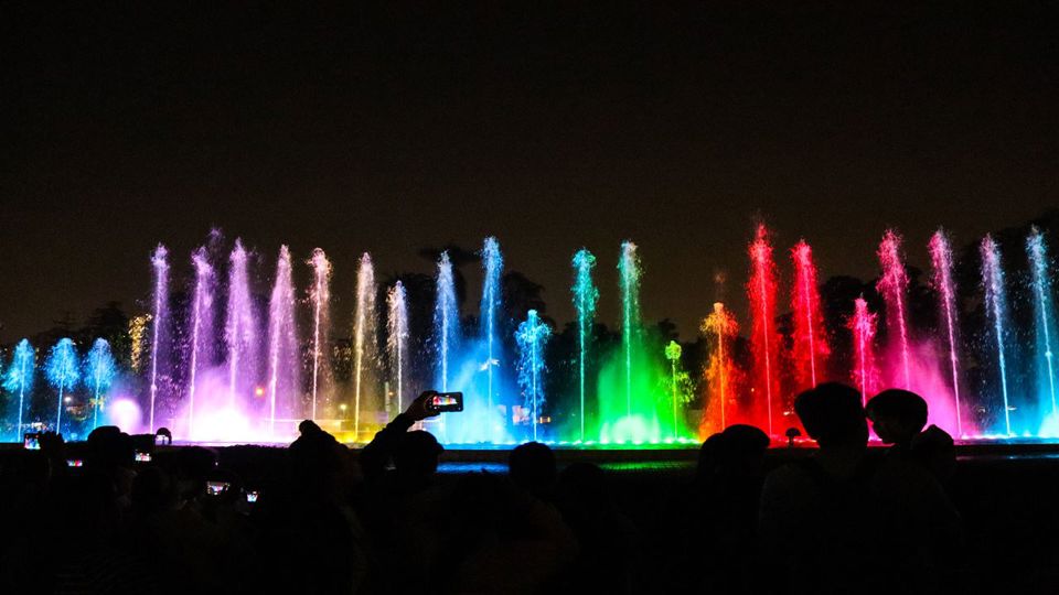 Circuito Mágio del Agua: Visita Nocturna al Parque de la Reserva foto 1