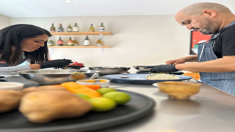 Barranco Gourmet: Aula de Culinária Peruana e Degustação de Vinhos foto 9